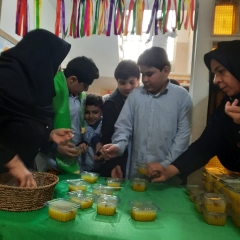 پخت آش نذری و شله زرد ایام فاطمیه دبستان شیخ محمد خیابانی-1404